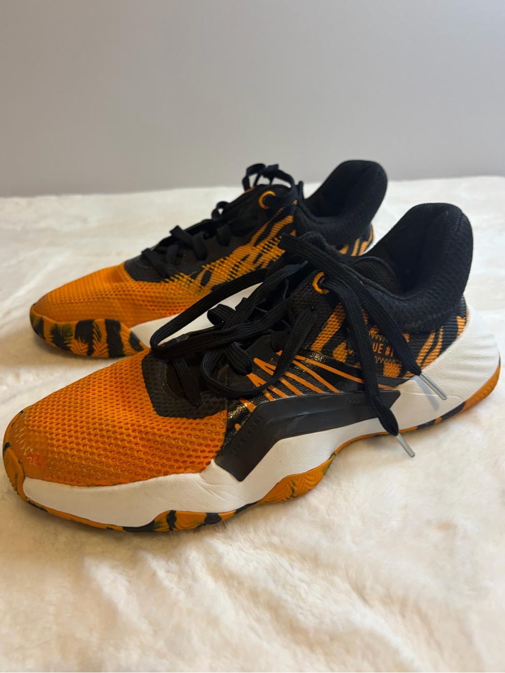 Adidas DON Issue 1 Donovan Mitchell Size 6 Orange Black Basketball Shoes